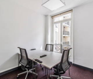 Bureau privé 15 m² 4 postes Location bureau Rue Bleue Paris 75009 - photo 1